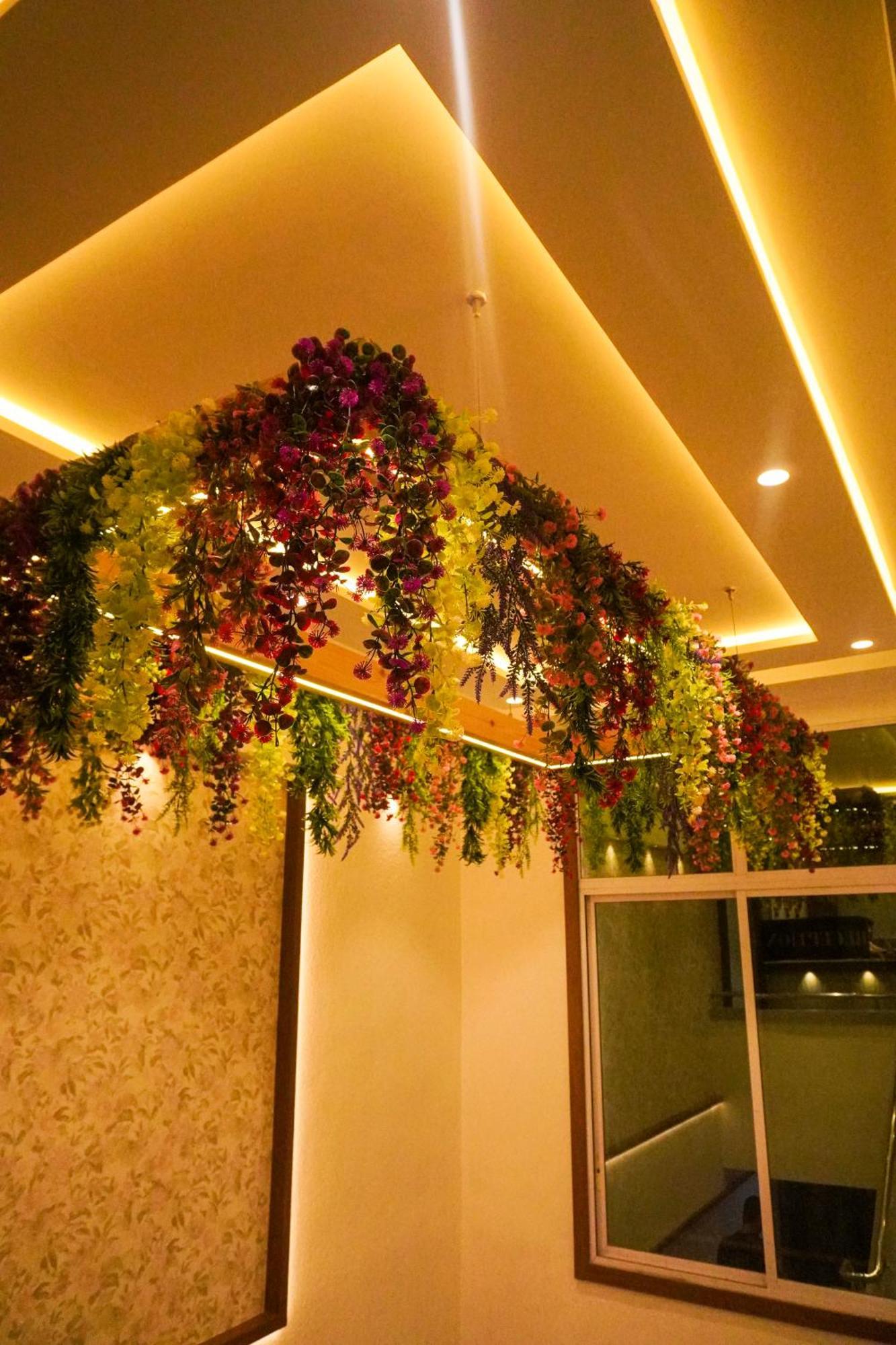Hotel Spencer-Navi Mumbai Zewnętrze zdjęcie